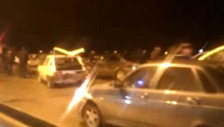 Около 40 автомобилей столкнулись на дороге в аэропорт Махачкалы
