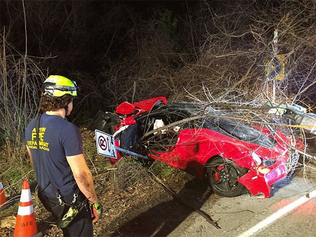 Пьяный водитель разбил вдребезги Ferrari за $400 тысяч