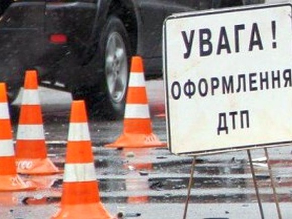 В Киеве пьяный водитель въехал в толпу оформлявших ДТП людей