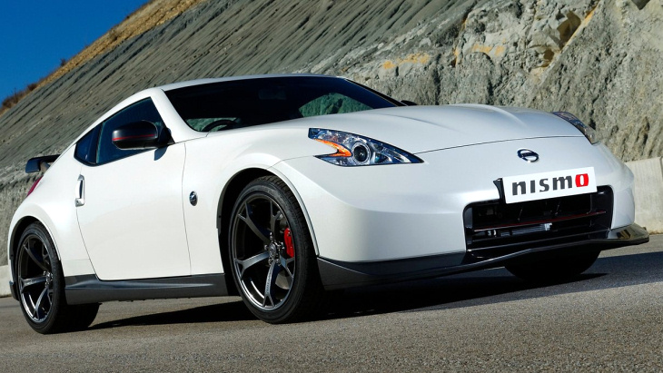 Прототип нового спорткара Nissan Z будет готов к октябрю