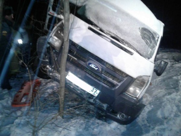 В Ивановской области в ДТП с участием микроавтобуса пострадали 16 человек