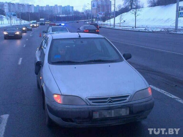В Минске Citroen сбил 16-летнюю девушку
