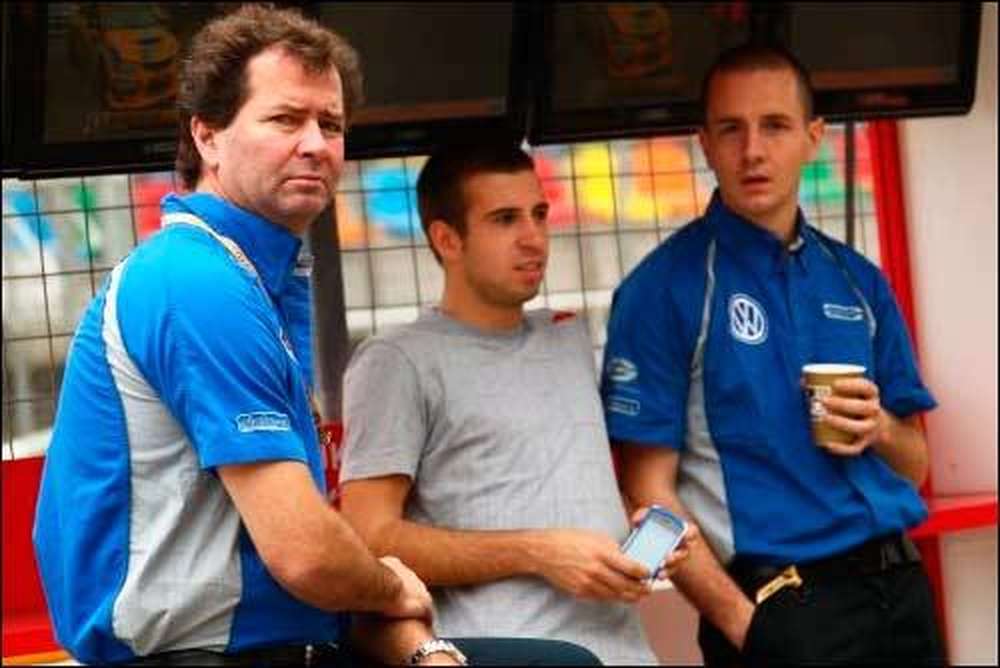 WSR: Carlin пропустит первый этап сезона
