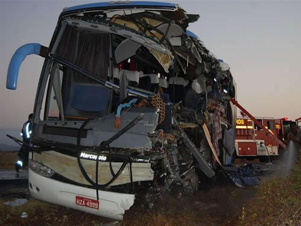 В Того автобус столкнулся с грузовиком, погибли 47 человек