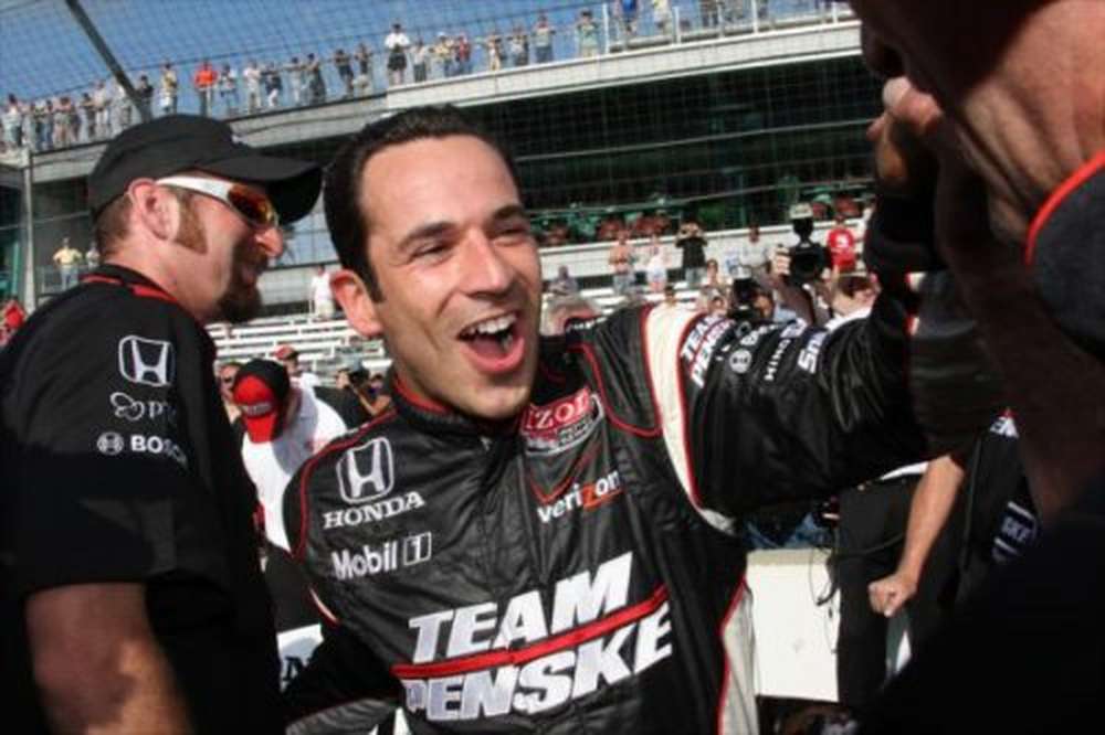 Гонщик INDYCAR Элио Кастроневеш наказан за твит