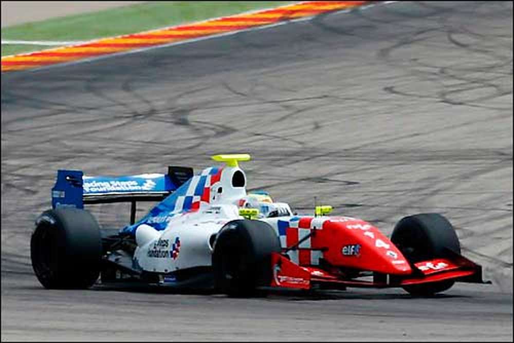 WSR: Роуланд уверенно выиграл вторую гонку уик-энда