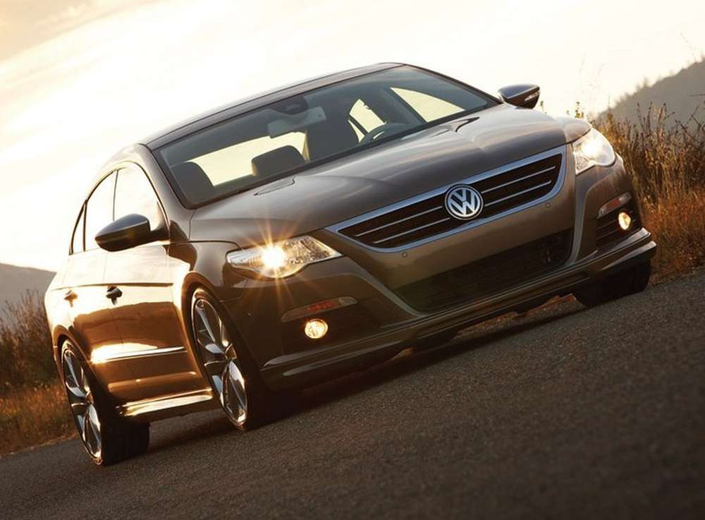 Новый Volkswagen Passat покажут осенью