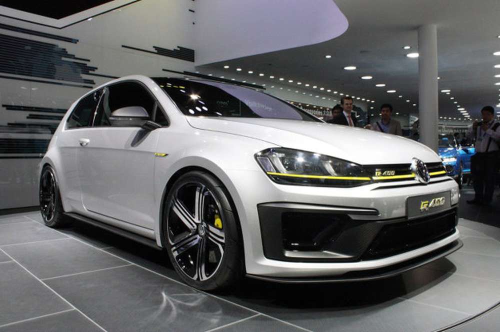 Volkswagen планирует запустить в производство Golf R 400