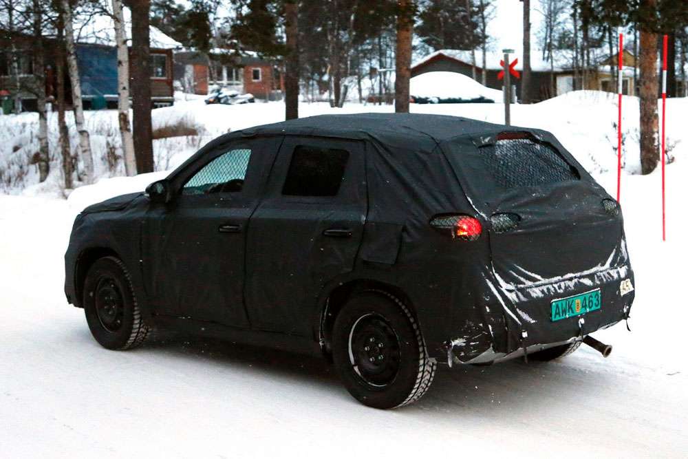 Новый маленький кроссовер Suzuki: первые шпионские фото