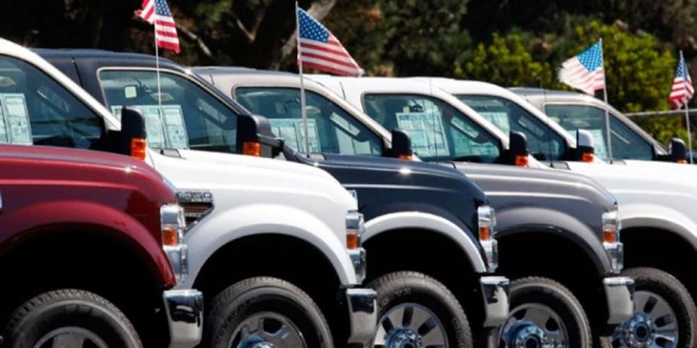 В США автопродажи выросли до рекордного уровня