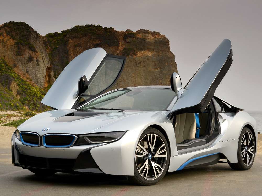 Первые покупатели получили свои BMW i8
