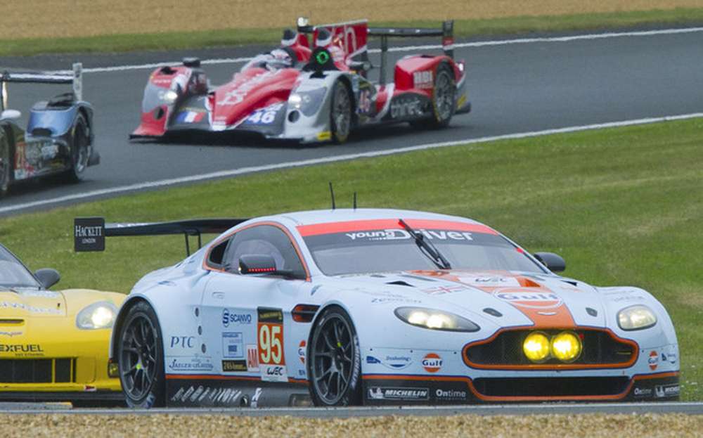 Ле-Ман: Экипаж Aston Martin №99 снят с гонки после аварии