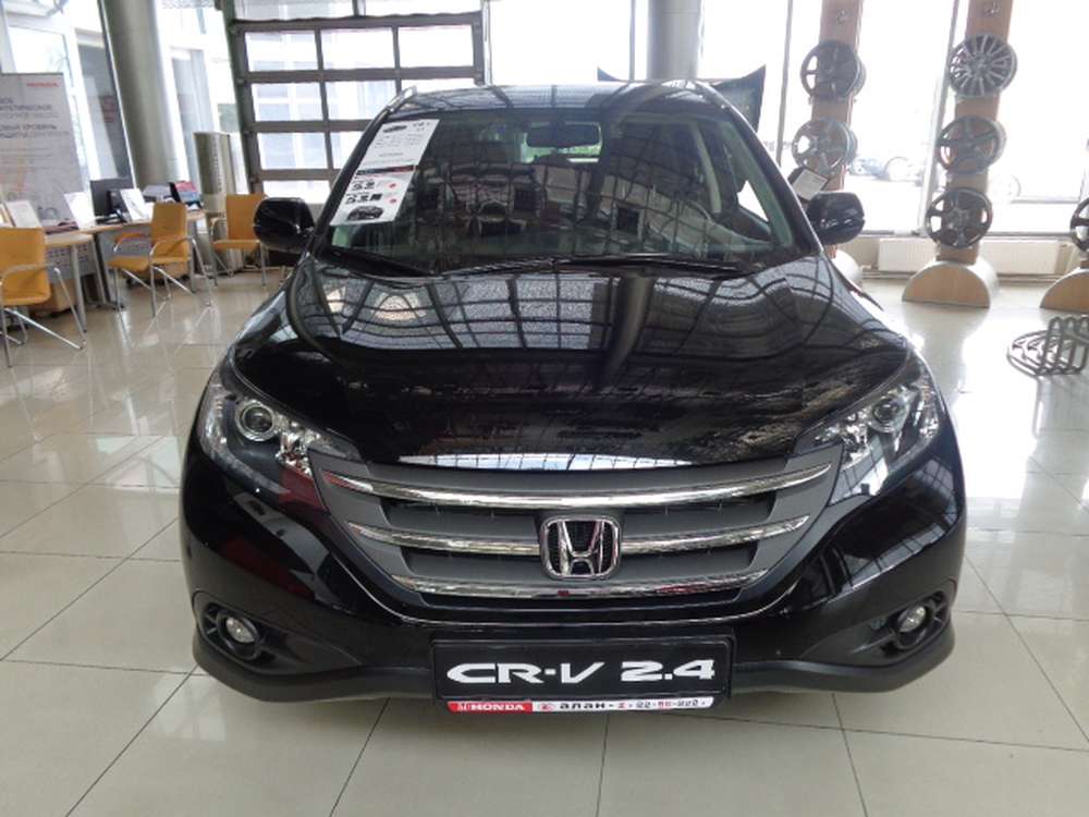 Опубликованы первые снимки обновленного внедорожника Honda CR-V