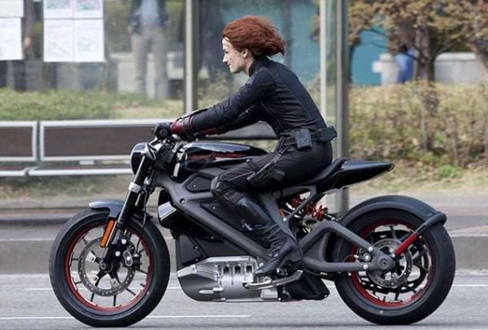 Электрический Harley-Davidson засветился на съемках нового фильма «Мстители 2»