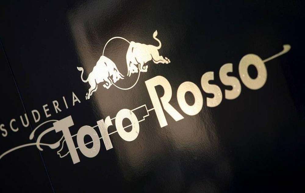 Toro Rosso условно оштрафовали на 10 000 евро