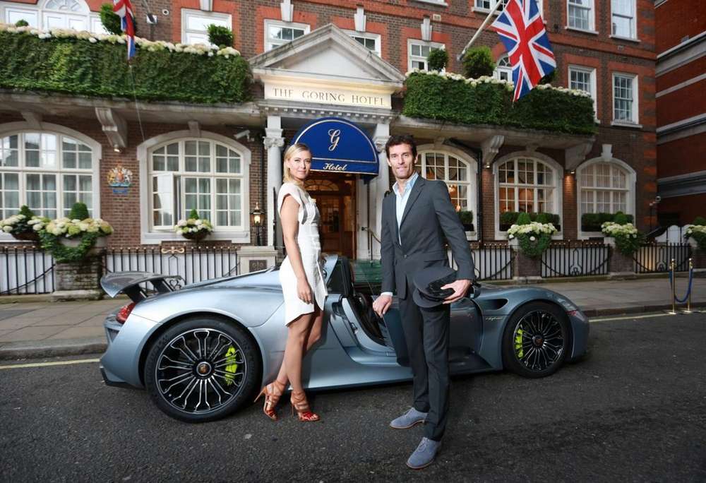 Мария Шарапова приехала на вечеринку «Уимблдона 2014» на Porsche 918 Spyder
