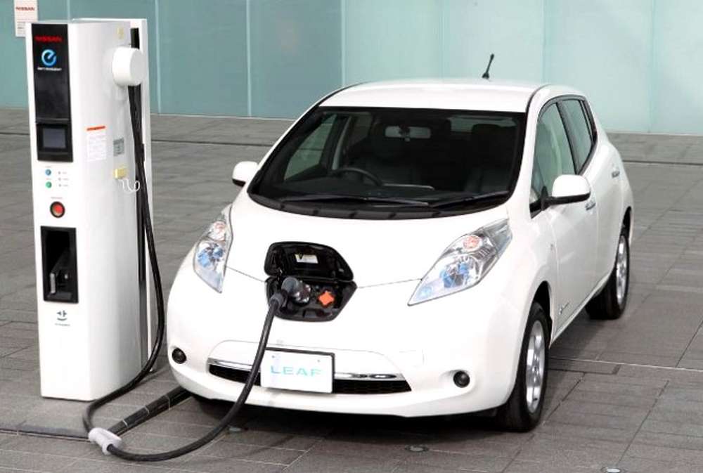 Новый аккумулятор для электрокара Nissan Leaf будет стоить $5 499