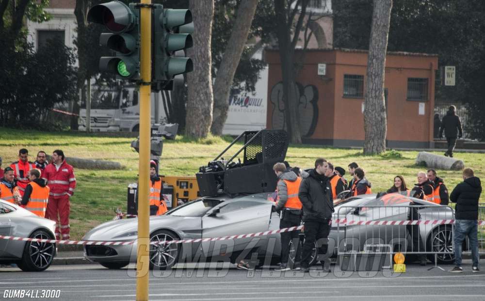 Дэниел Крейг в Aston Martin травмировался, снимаясь в фильме