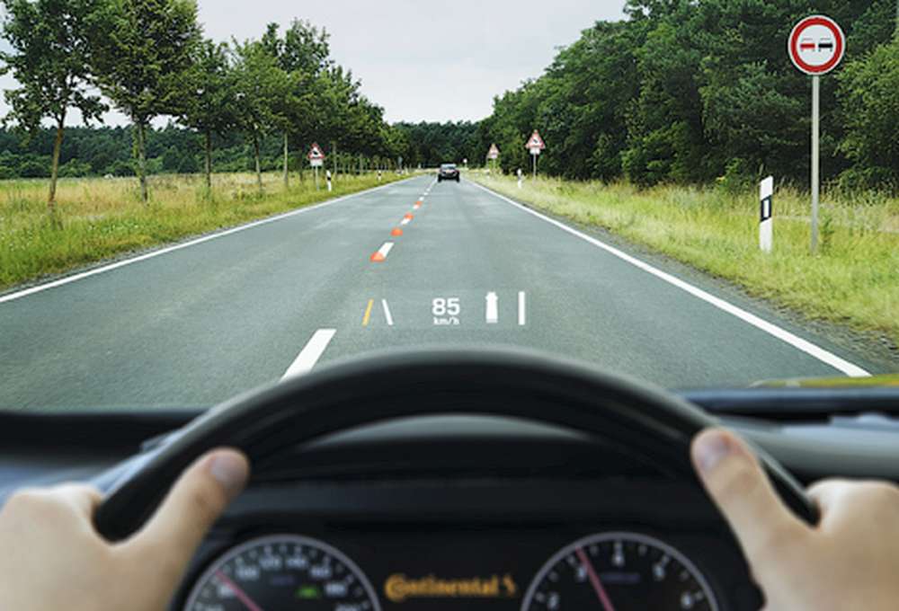 Continental создал проекционный дисплей с дополненной реальностью