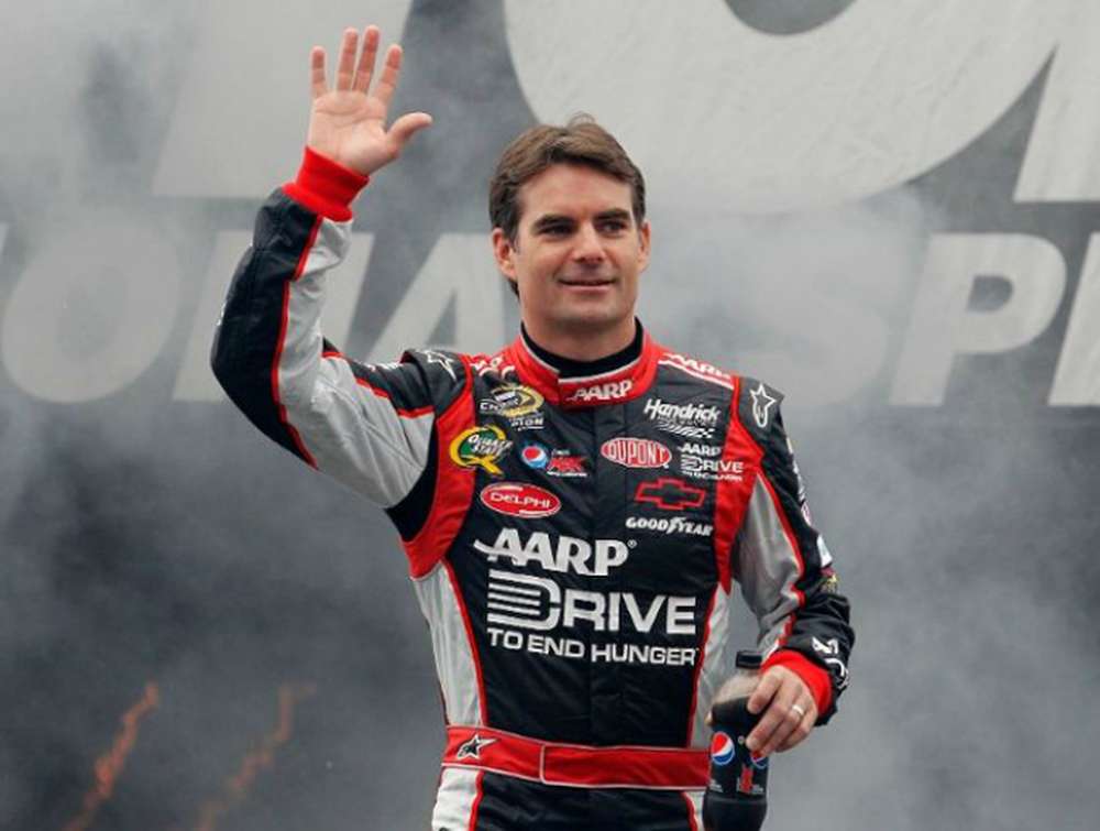 Гордон победил на этапе NASCAR в Индианаполисе, Монтойя — 23-й