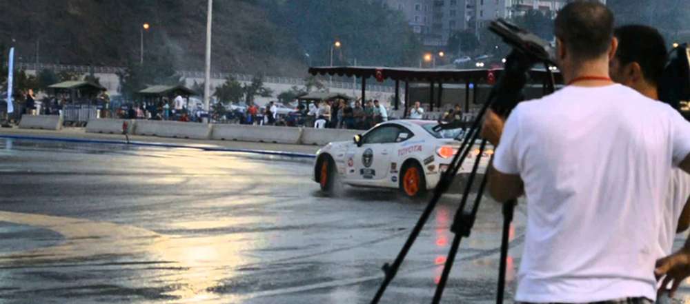 Купе Toyota GT 86 проехало в непрерывном дрифте 144 километра