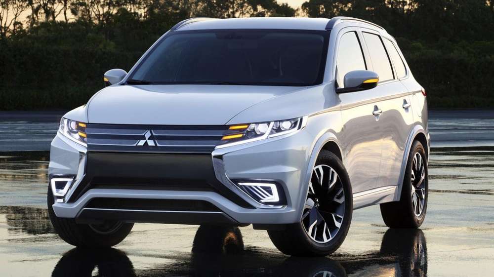 Опубликованы первые фотографии фэйслифтингового Mitsubishi Outlander
