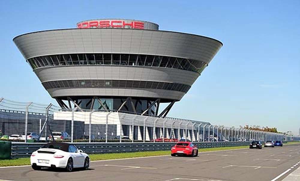 Porsche тестирует четырехцилиндровые моторы