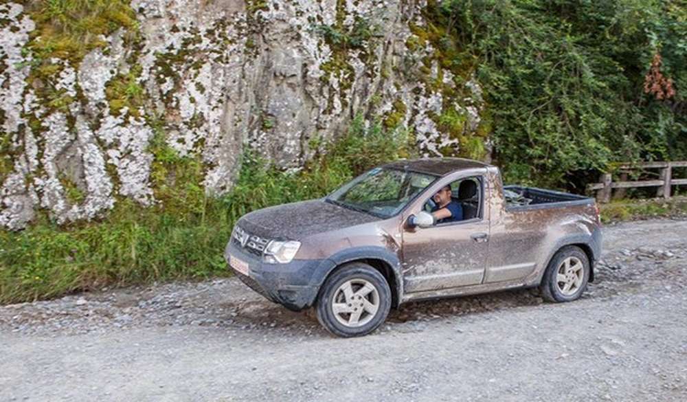 Пикап Renault Duster заметили на дорогах