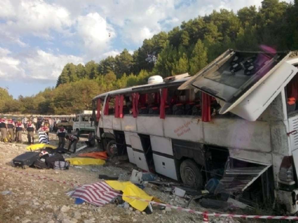В Турции в двух ДТП с пассажирскими автобусами погибли шесть человек