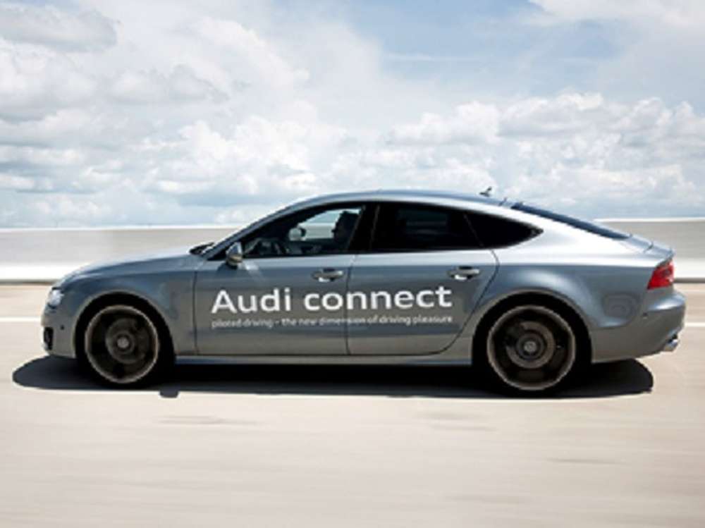 Компания Audi проверила на трассе «пробочный» автопилот