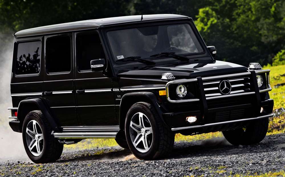 В Минске Mercedes-Benz G-Class опрокинулся после столкновения с Mitsubishi