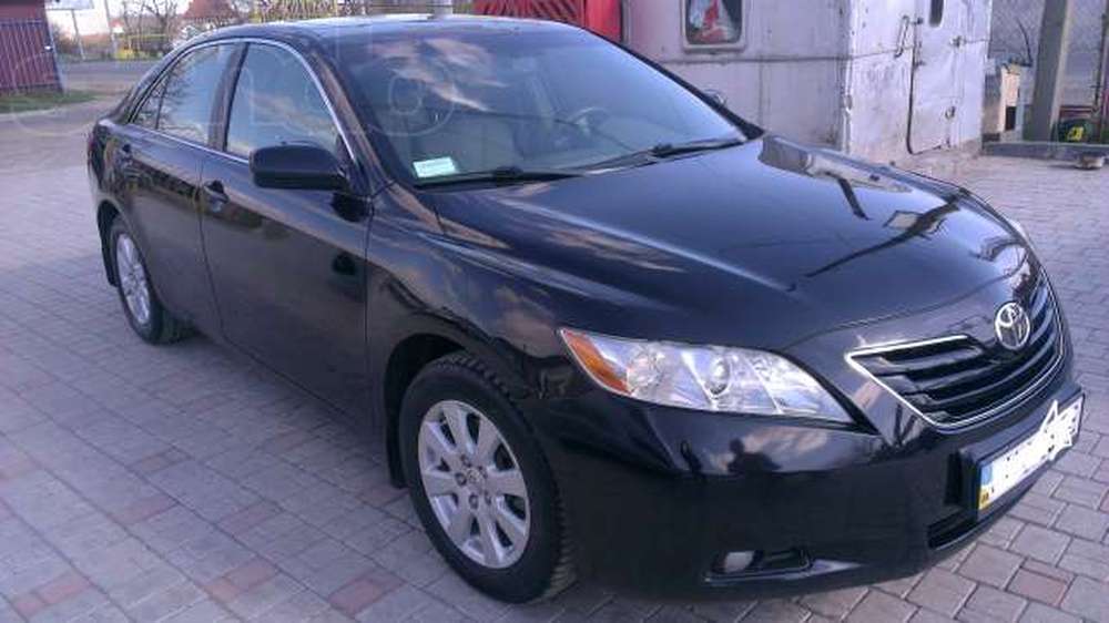 Водитель Toyota стал виновником серьезного ДТП в Алматы