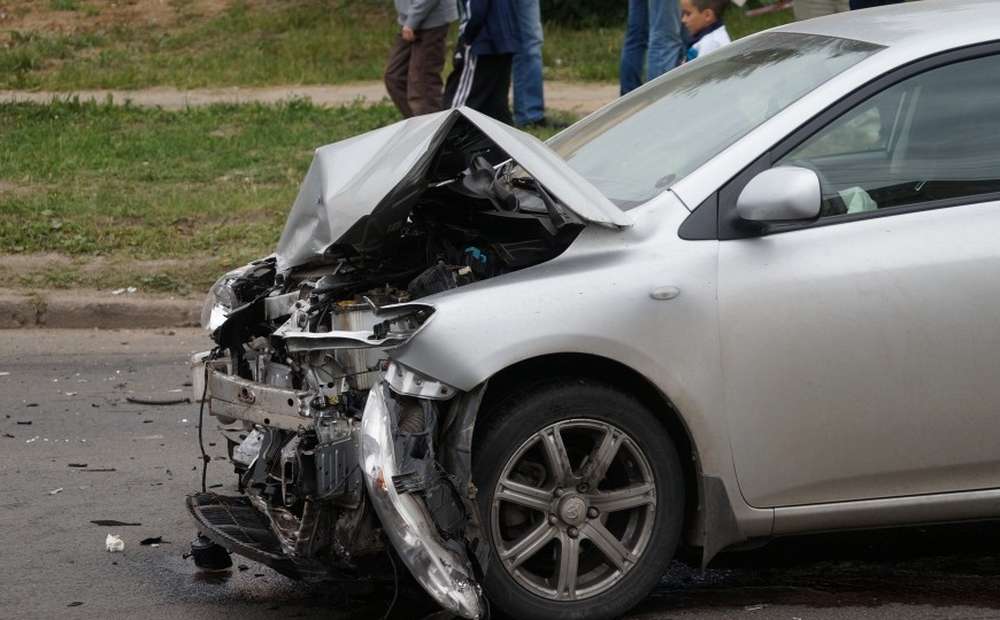 Сильное столкновение двух Toyota произошло на одном из перекрестков Алматы
