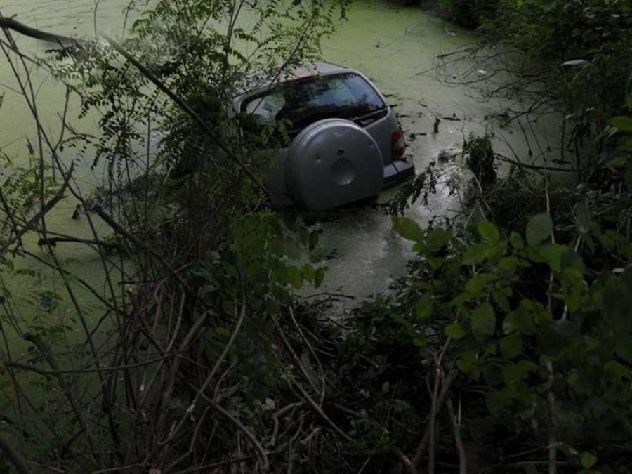В Киеве на Осокорках пьяный водитель утопил Renault Scenic RX4