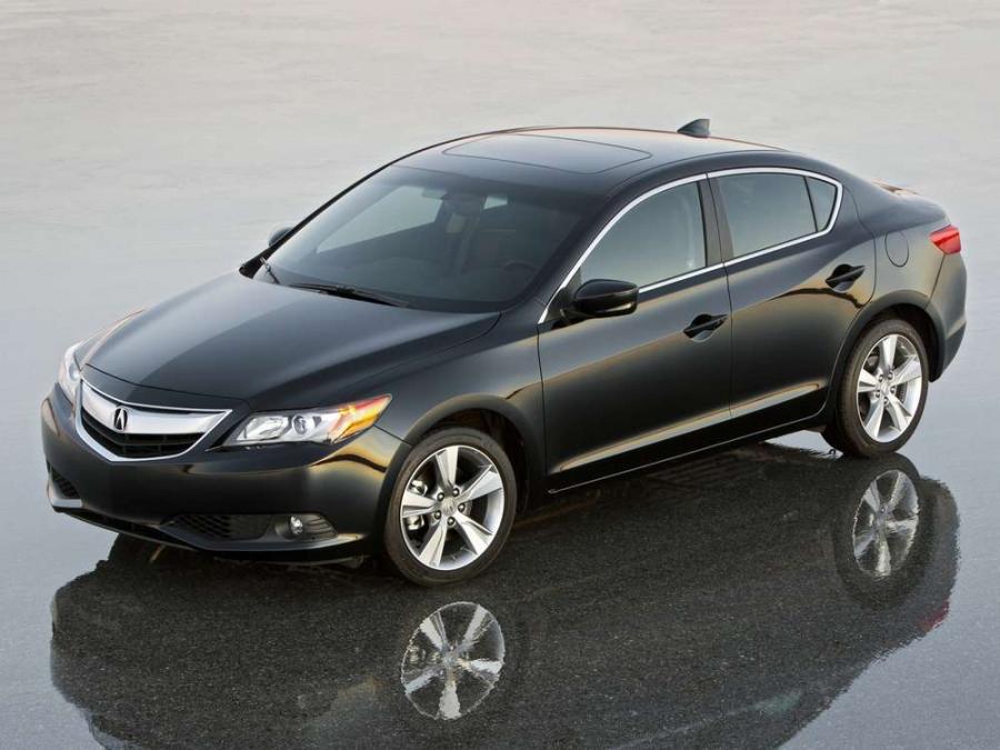 Acura показала переднюю часть ILX