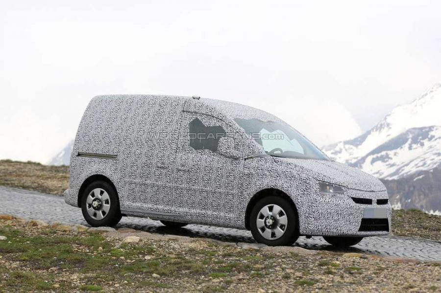 Новый Skoda Roomster впервые замечен на тестах