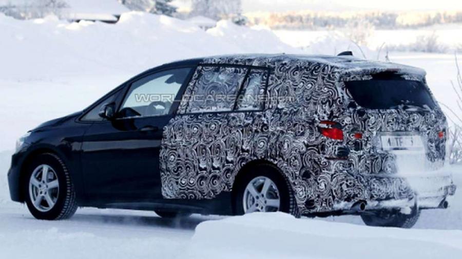 Семиместная модификация BMW 2-Series Active Tourer выехала на снег