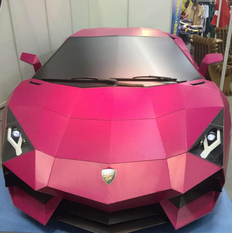 В Японии сделали розовый Lamborghini Aventador из картона