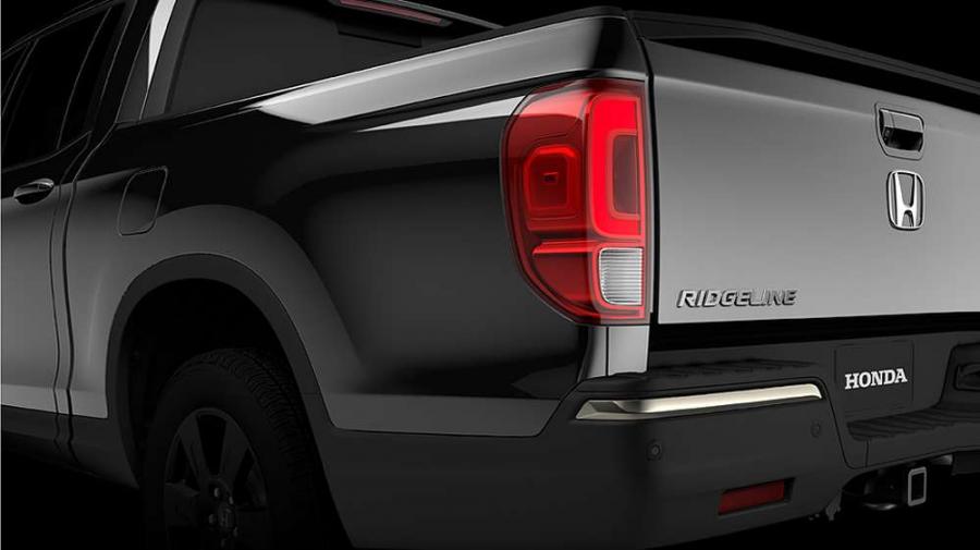 Honda опубликовала тизер пикапа Ridgeline очередной генерации
