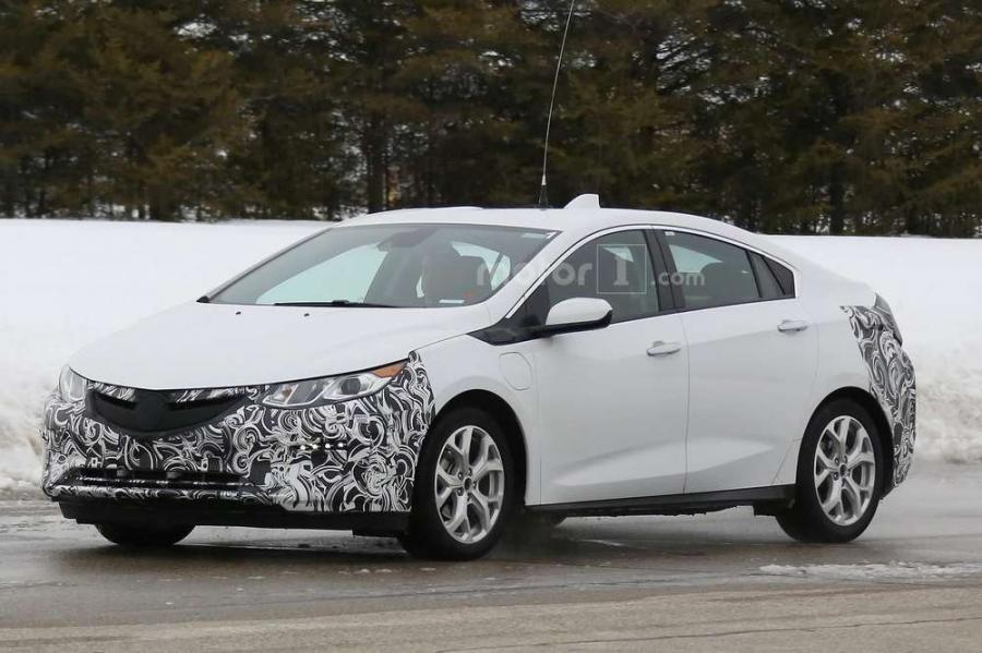 Opel Ampera 2017 модельного года замечен фотошпионами