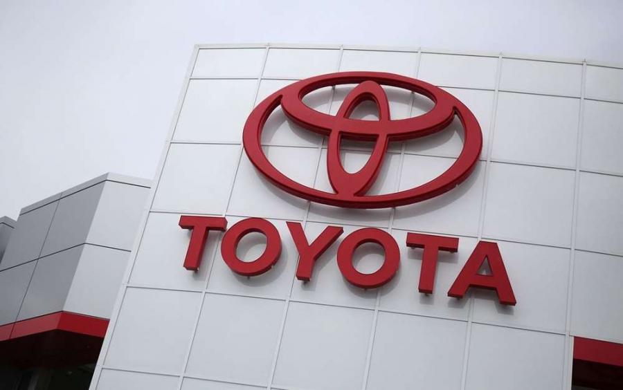 Toyota отзывает более 300 тысяч авто из-за дефектных подушек безопасности