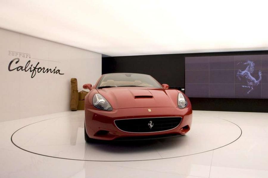 Феттель подарил отцу Ferrari