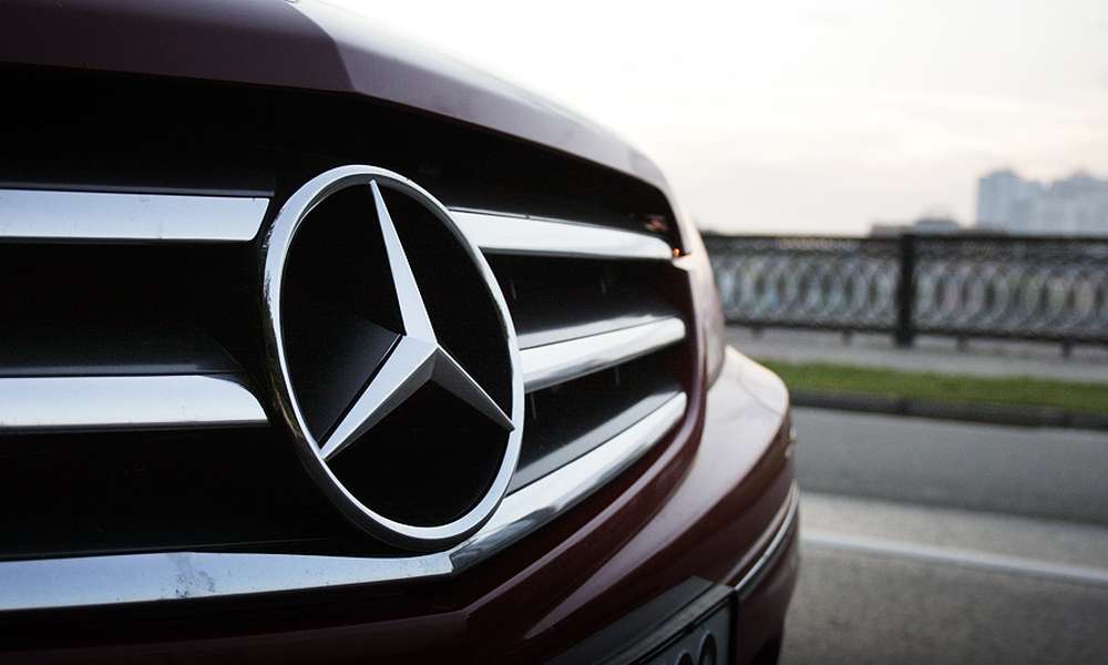 В Mercedes предложили болельщикам найти решение