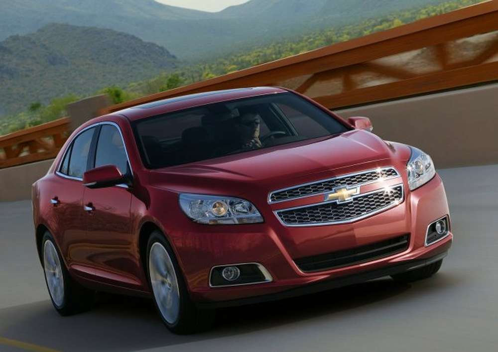 На дорогах слишком рано появился новый седан Chevrolet Malibu
