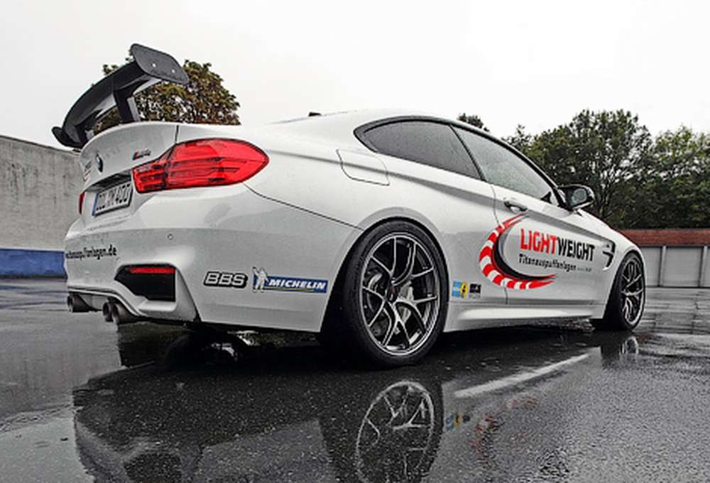 Компания BMW вывела на тесты первую спецверсию купе M4
