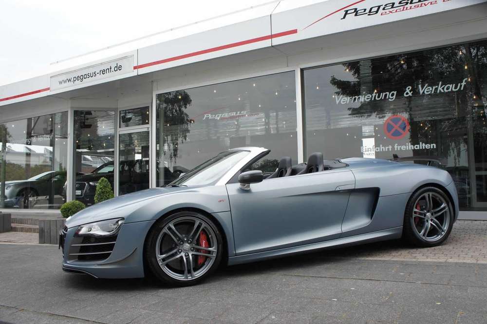 Audi R8 GT Spyder украли у немецкого дилера
