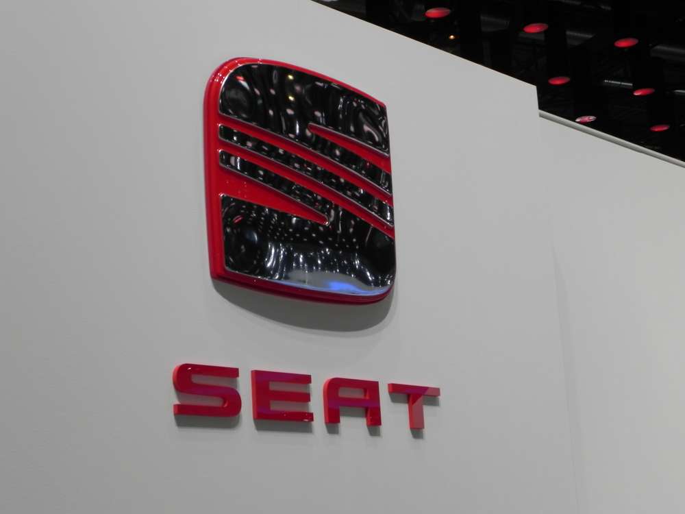 Компанию Seat попросили помочь дилерам распродать стоки