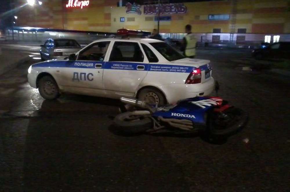 Полицейский автомобиль провоцировал ДТП в Караганде