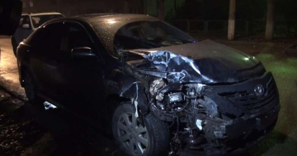 Водитель Toyota спровоцировал массовое ДТП в Алматы и попытался сбежать